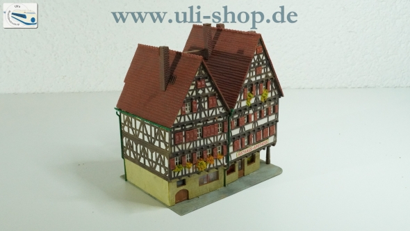 Kibri H0 Modellhaus (Nr. 0075) zwei Stadthäuser bespielt